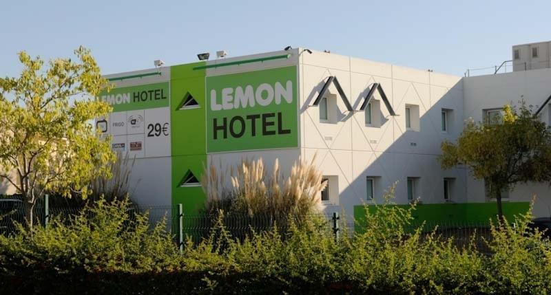 Lemon Hotel - Mery Sur Oise/Cergy Exterior photo