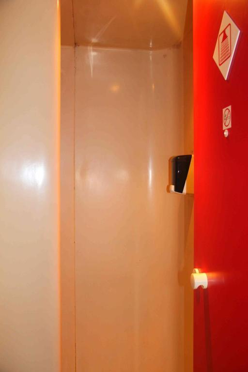 Lemon Hotel - Mery Sur Oise/Cergy Exterior photo