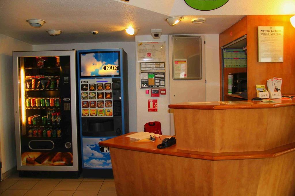 Lemon Hotel - Mery Sur Oise/Cergy Exterior photo
